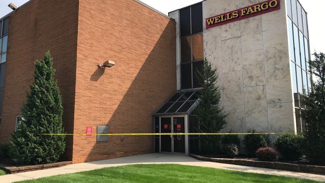 Suspect in custody after Wells Fargo Bank robbery in West Allis