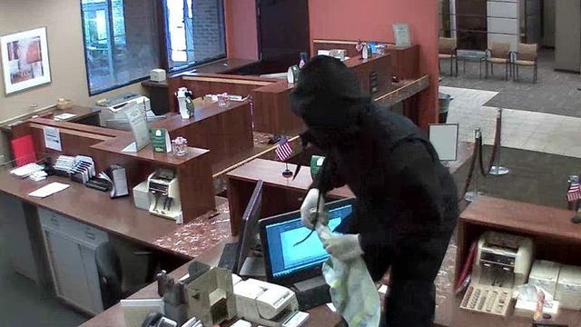 Reward: FBI offers $20,000 for capture of two bank robbery suspects