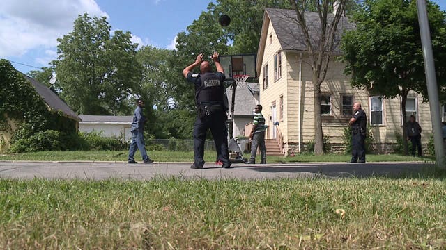 "A beautiful thing:" Milwaukee police officers play basketball with kids in effort to connect