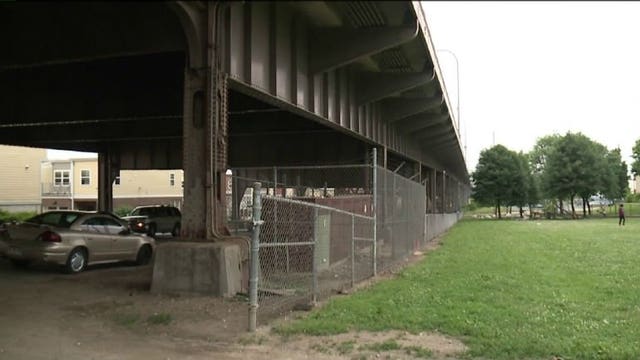 "She was hysterical:" Milwaukee police officers save woman from jumping off bridge