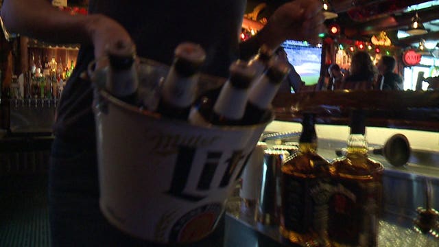 Bars brace for big crowds after Brewers bet wins free beer for Milwaukee