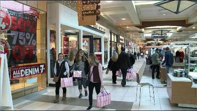 Black Friday shoppers wake up early to take advantage of holiday deals