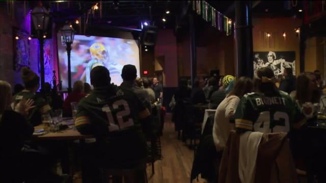 Bonding over big Packers game: The Brass Alley welcomes fans, hosts meet-up for new friends