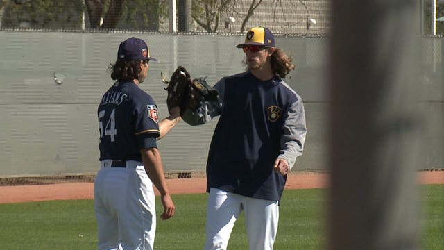 Brewers' pitchers, catchers must have tight relationship: 'Getting to know them on a personal level'