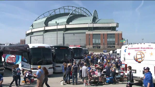 'There's nothing like this:' Beer, brats and baseball make for a perfect day of tailgating on Opening Day