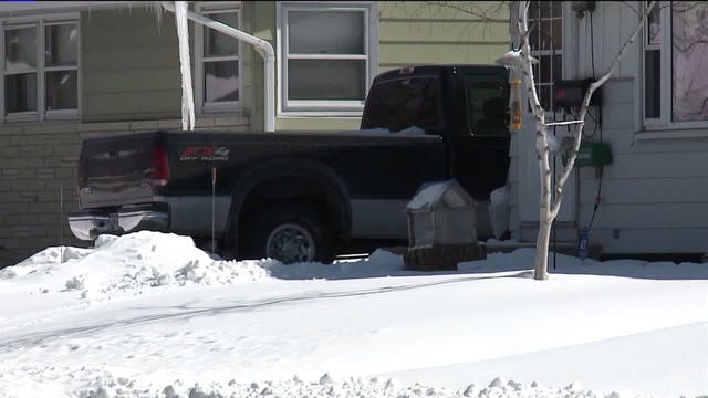 "You feel violated:" Daytime home burglaries on Milwaukee's northwest side trigger police warning