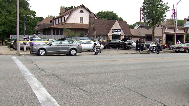 Police: 39-year-old man shot, injured during attempted robbery in Milwaukee