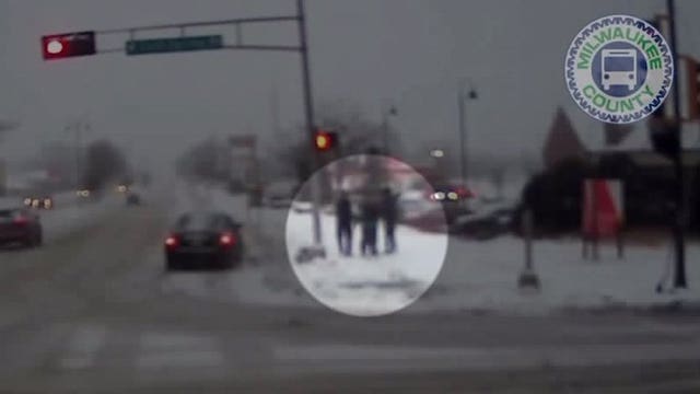 Snow-covered and slippery: MCTS driver, passenger help woman who fell while crossing street 👍