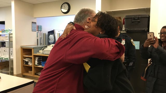 Lost and found! Milwaukee police officer, father help traveling nurse in need