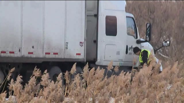 Sheriff: Wauwatosa man struck by semi, killed on I-94 near Moorland
