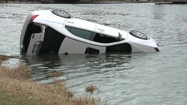 Woman rescued from car roof after driving into Fox River in Waukesha