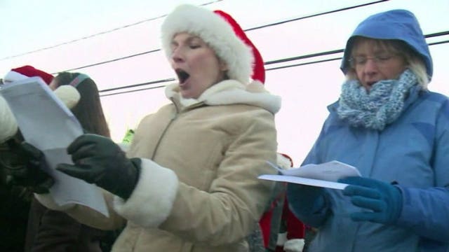 Connecticut town tries to break Waukesha's world record for most carolers