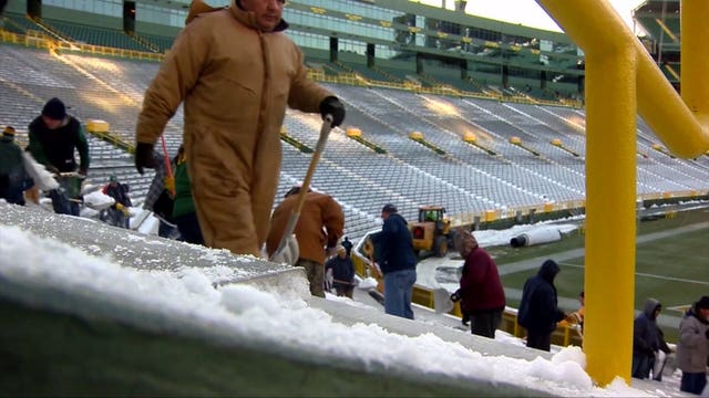 Shovelers wanted: Earn some quick cash, help clear snow from Lambeau Field