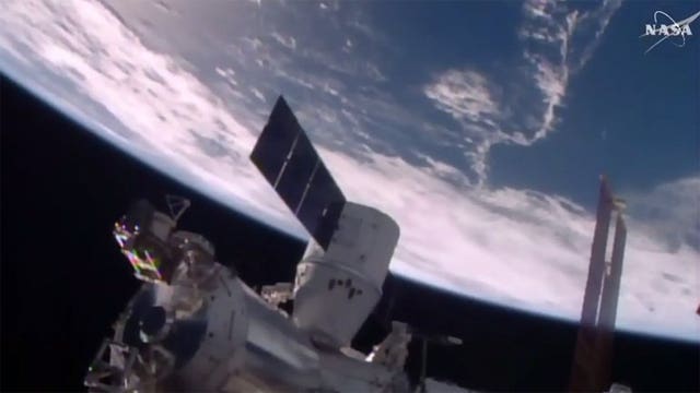 SpaceX delivers world's 1st inflatable room for astronauts
