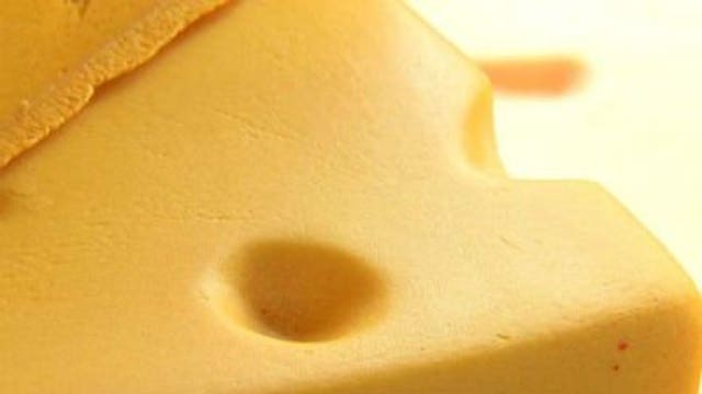 Wis. lawmakers to honor man behind cheesehead hat