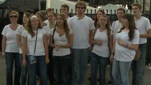 Kettle Moraine High School choir performs with Foreigner