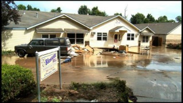 Some Colorado flooding victims return home to find thefts