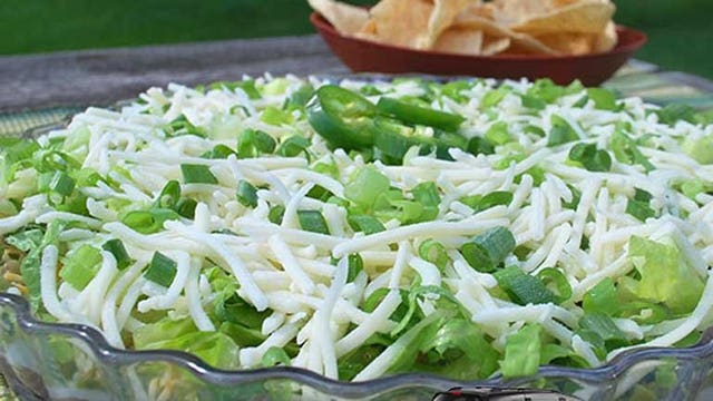 It’s football season! Recipes that are sure to be a hit for your weekend Packers party