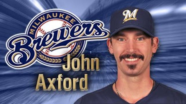 Brewers trade Axford, fall to Angels
