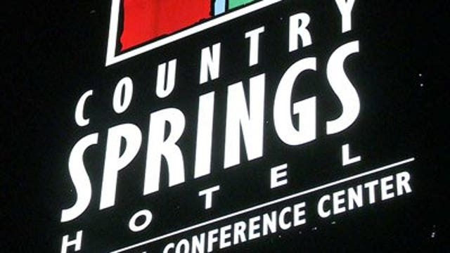 Waukesha police respond to disturbance at Country Springs Hotel