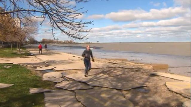 Wind, huge waves leave behind a mess along Chicago's lakefront