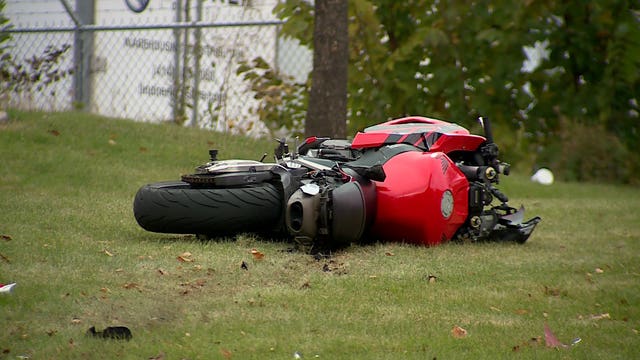 Crash involving motorcyclist injures 1 on Milwaukee's south side