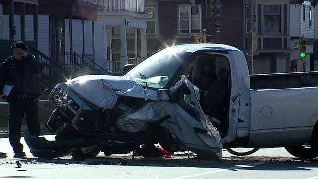 Milwaukee police: Driver of striking pickup truck in two-vehicle crash has died