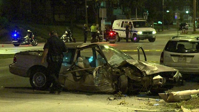 1 dead, 2 others seriously hurt after car strikes pole near 31st & Wisconsin