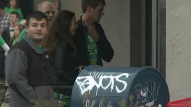 Thousands turn out for St. Patrick's Day bar crawl