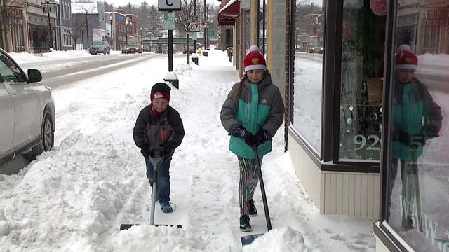 Plymouth father shares his snow removal secret: 'Give them a couple bucks' ❄️
