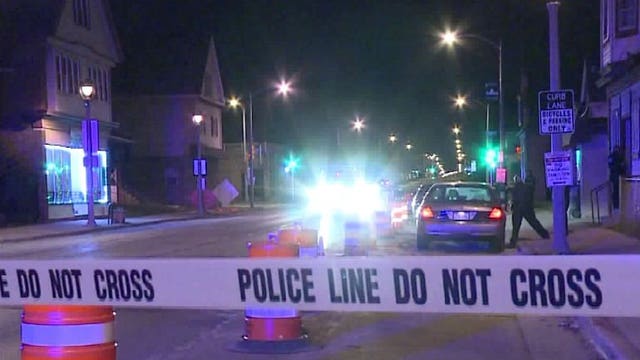 Milwaukee police: Man shot in both legs near 19th & Lincoln; suspect sought