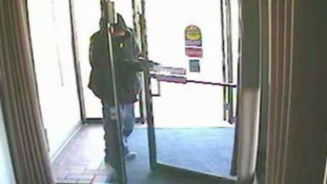 Milwaukee police ask for help to identify bank robbery suspect
