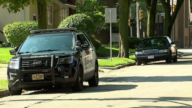 Milwaukee police: 55-year-old man shot, wounded near Meinecke and Grant