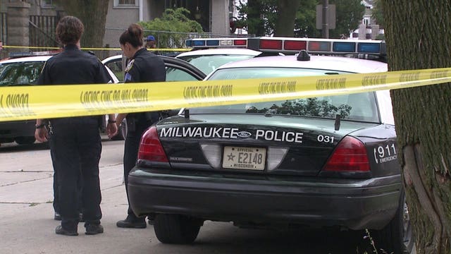 Police: Man shot, injured near 24th and Clarke; no suspects in custody