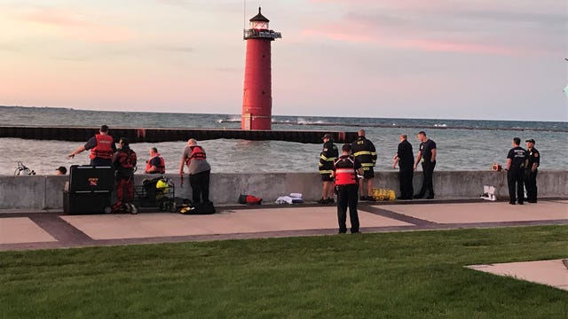 Indian Trail HS student missing in water off North Pier in Kenosha County