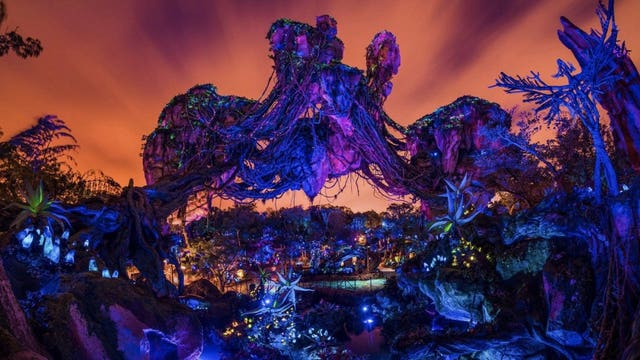 13 stunning photos of Disney's 'Pandora: The World of Avatar' at night