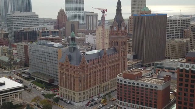 Milwaukee Common Council unanimously approves 'I can’t breathe' resolution