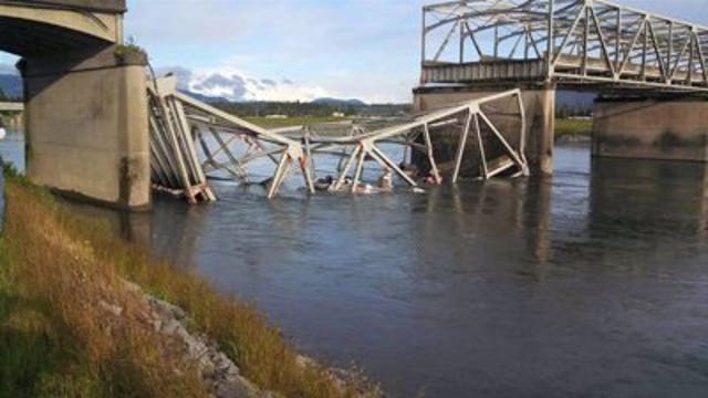 'Boom,' then shudder, first sign of problem on Washington bridge