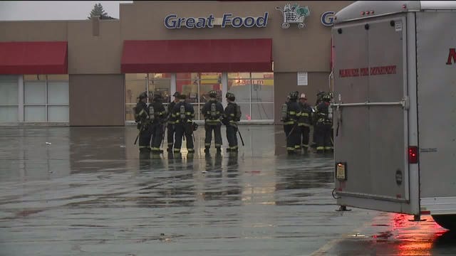 Save-A-Lot near Teutonia and Florist evacuated due to refrigerant leak; no injuries
