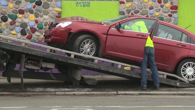 Police: Man suffers minor injuries in crash near 92nd and Silver Spring Drive