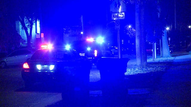 Police seek suspects after two armed robberies and subsequent pursuit on south side