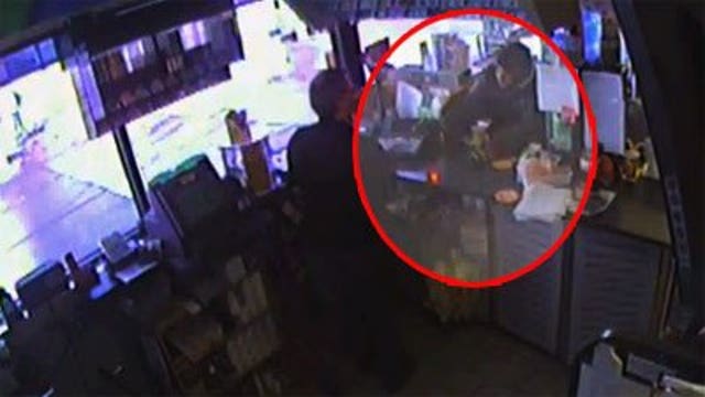 CAUGHT ON CAM: Police ask for help to ID robbery suspect