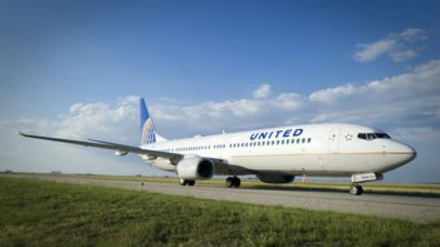 Family forced to sit in vomit covered seats on United Airlines flight
