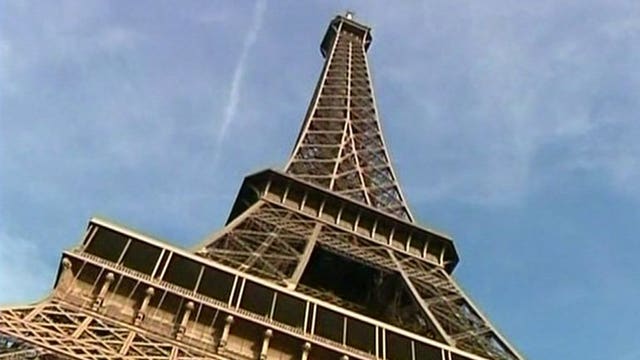 Spain announces lockdown, France shuts down attractions