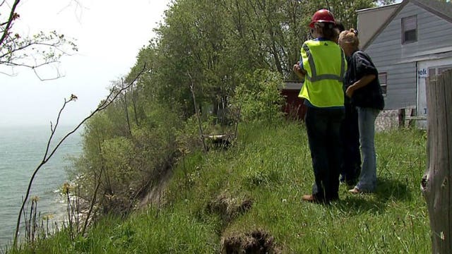 Homeowners show concern in Racine Co. over severe erosion problem: "I hope they do something:"