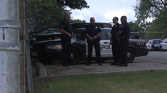 "They pointed a gun at his face:" Robbery victim helps police ID suspects minutes after crime