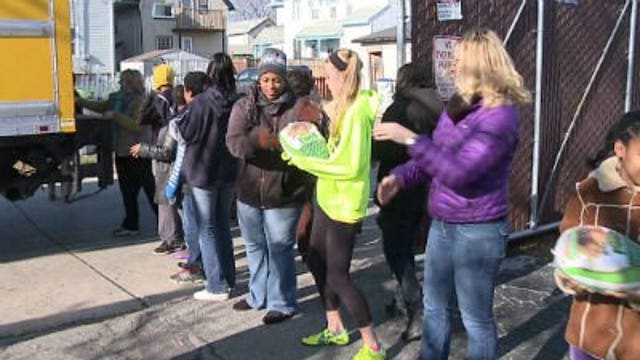 'Tis the season for giving in Milwaukee