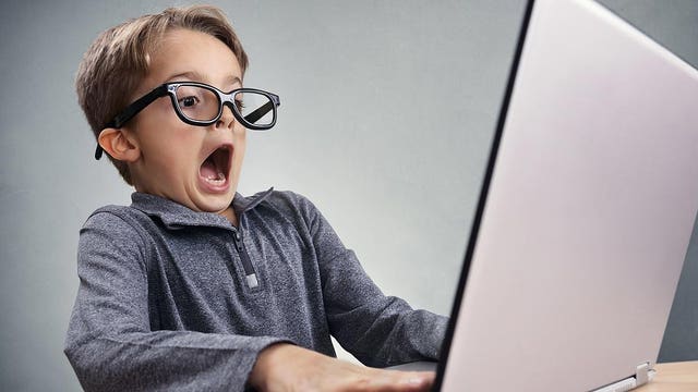 Teen sues parents for posting embarrassing childhood photos on Facebook