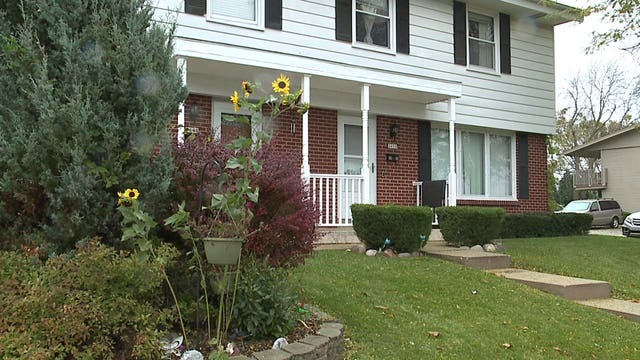 Police: 4-year-old girl picked up father's handgun, shot him and herself