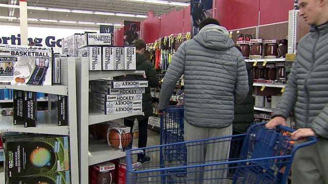 Marquette University basketball players shop for Christmas gifts; donate them to Milwaukee Rescue Mission